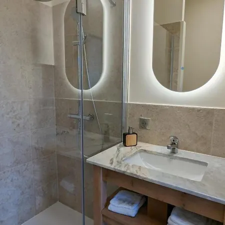 Апартаменты Maison Lumineuse Avec Cuisine Equipee, 3 Avec Sde & Wc Privatifs, Garage Et Wifi - - Fr-1-653-246 Жарнак