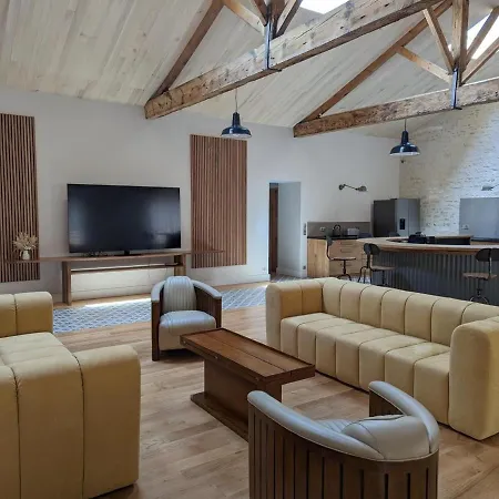 Maison Lumineuse Avec Cuisine Equipee, 3 Avec Sde & Wc Privatifs, Garage Et Wifi - - Fr-1-653-246 *