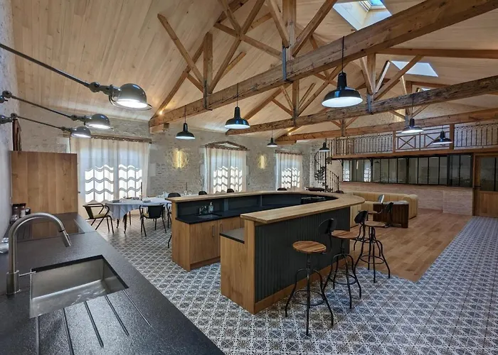 Maison Lumineuse Avec Cuisine Equipee, 3 Avec Sde & Wc Privatifs, Garage Et Wifi - - Fr-1-653-246 Jarnac