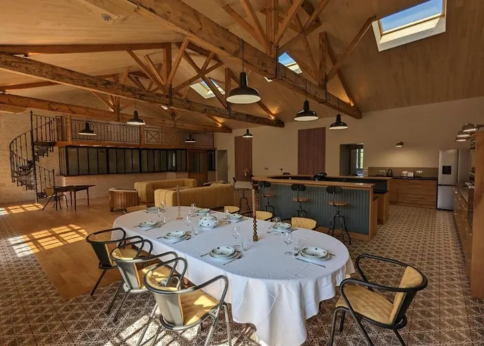 Maison Lumineuse Avec Cuisine Equipee, 3 Avec Sde & Wc Privatifs, Garage Et Wifi - - Fr-1-653-246