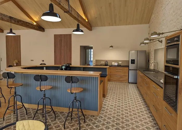 Maison Lumineuse Avec Cuisine Equipee, 3 Avec Sde & Wc Privatifs, Garage Et Wifi - - Fr-1-653-246 Apartment *