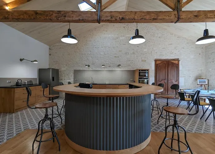 Apartment Maison Lumineuse Avec Cuisine Equipee, 3 Avec Sde & Wc Privatifs, Garage Et Wifi - - Fr-1-653-246 Jarnac